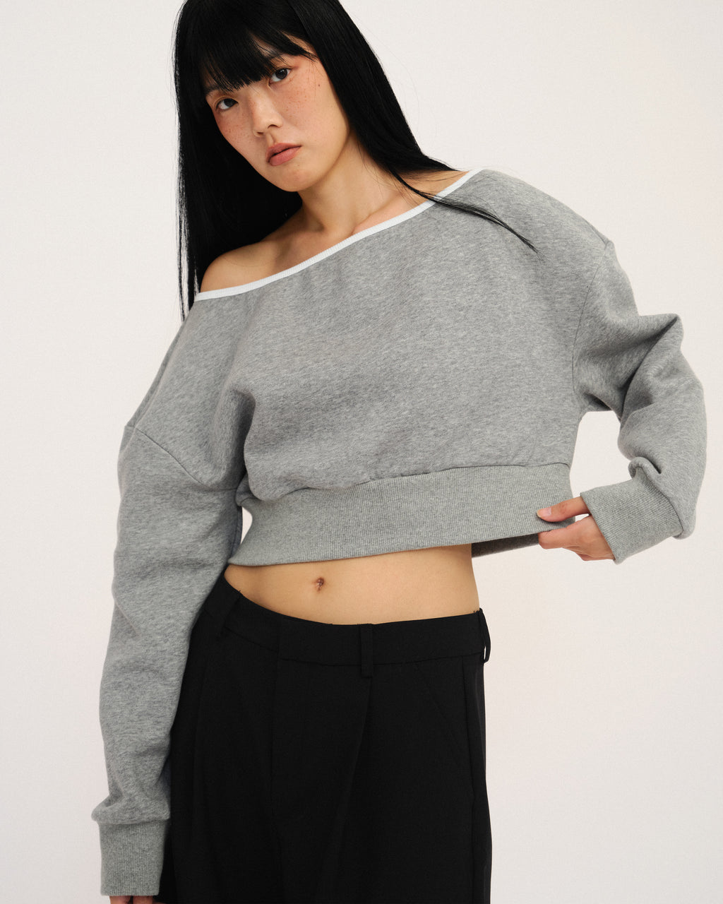 Naive Boat Neck Sweatshirt
