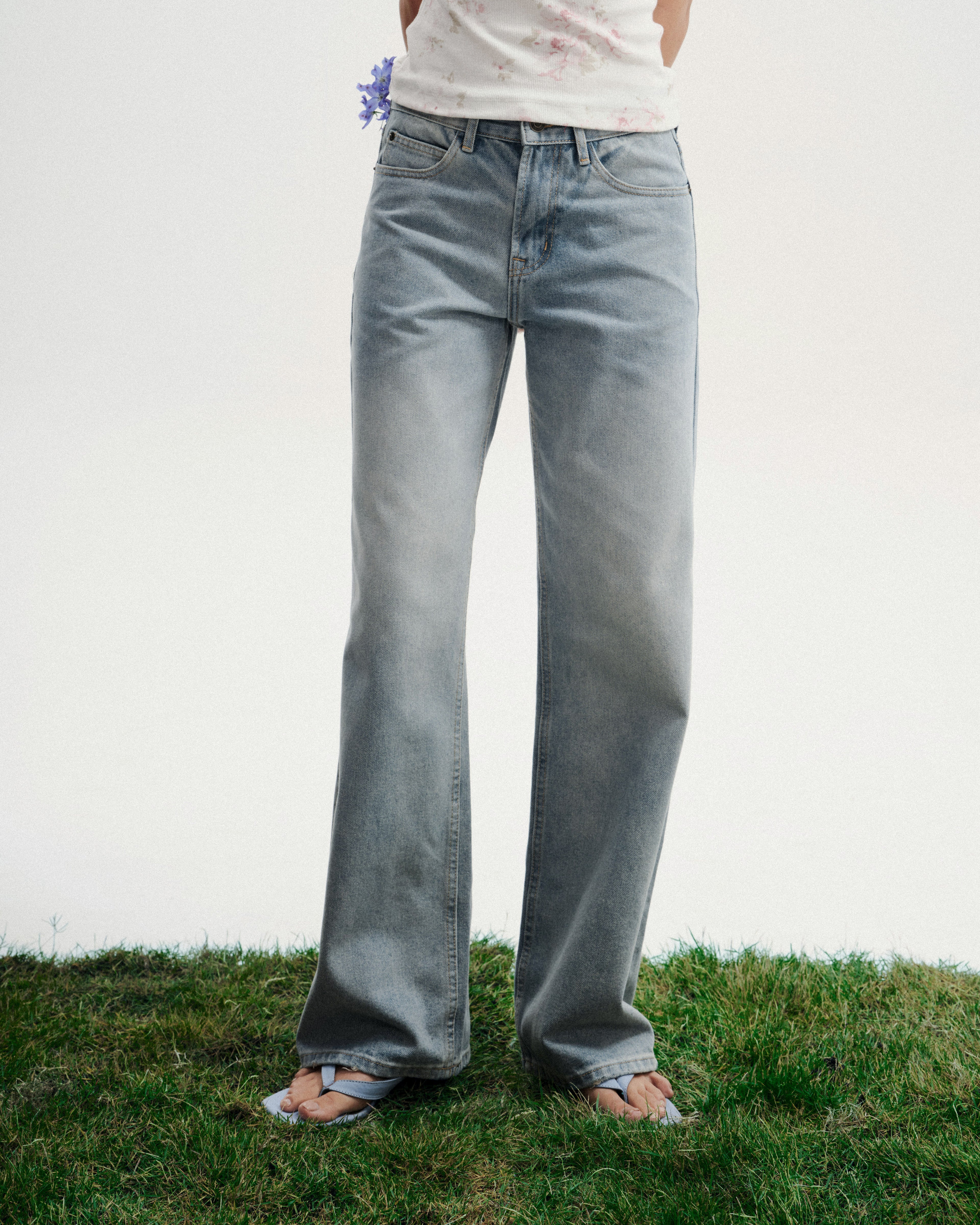 SS26 Low-rise Wide Leg Jeans